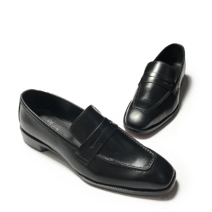 BASIC BLACK SLIP-ONS