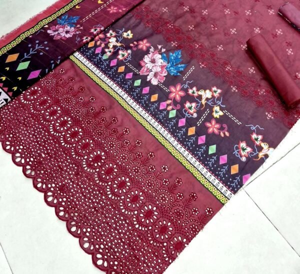 Embroidered Lawn 90/70 3-Pc - Image 3