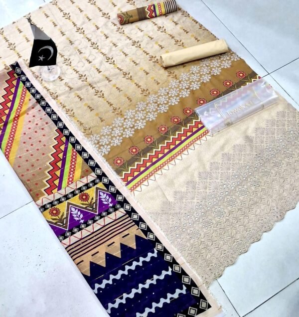 Export Quality 90/70 Embroidered Lawn 3-Pc - Image 3